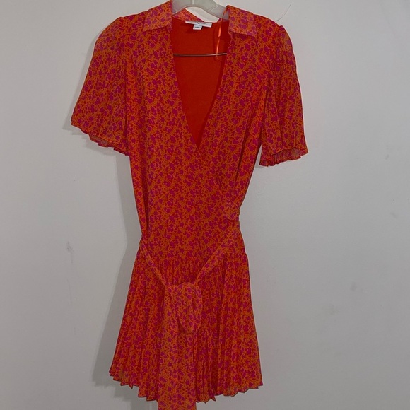 Alexis Dresses & Skirts - ALEXIS for Target orange and pink floral flutter sleeve pleated wrap dress XS